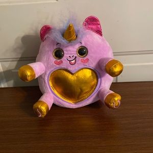 NWOT Rainbocorn by Zuru Horse with horseshoe imprint